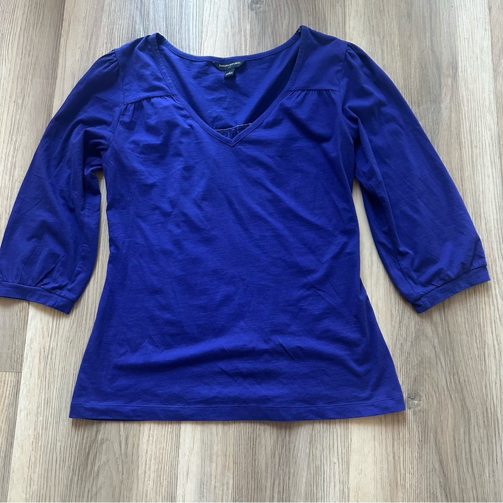 Banana Republic Blue V-Neck Knit  Blouse 3/4 sleeve Small